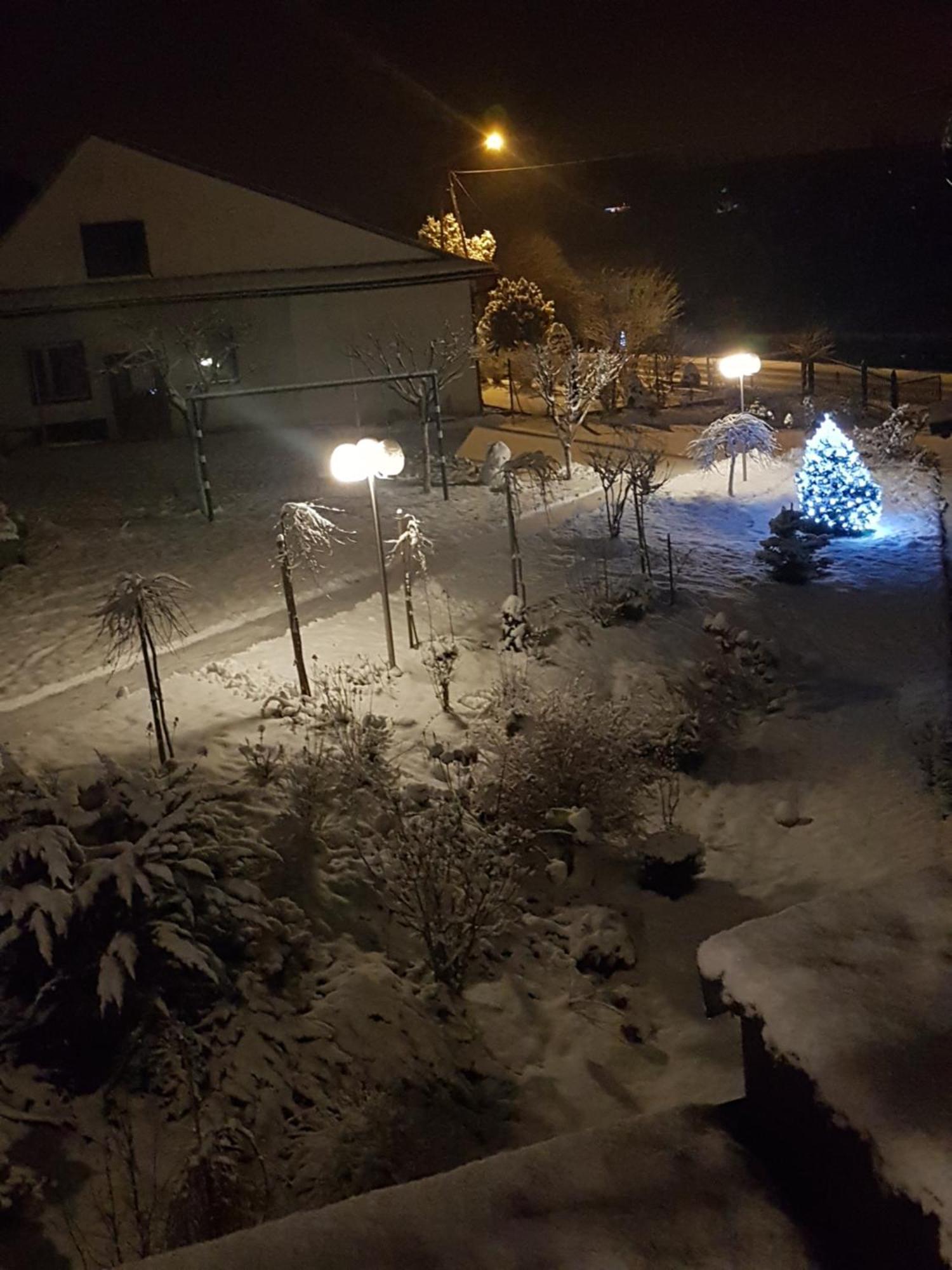 Stas -Przy Szkole Nr 3 W Skawie Скава Номер фото